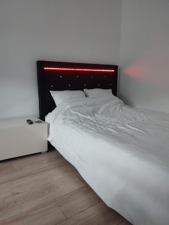 Appartement Chambre Prive Dans Une Maison Avec Terrasse Et Jardin Salles De Bain Partagees à Lille Extérieur photo