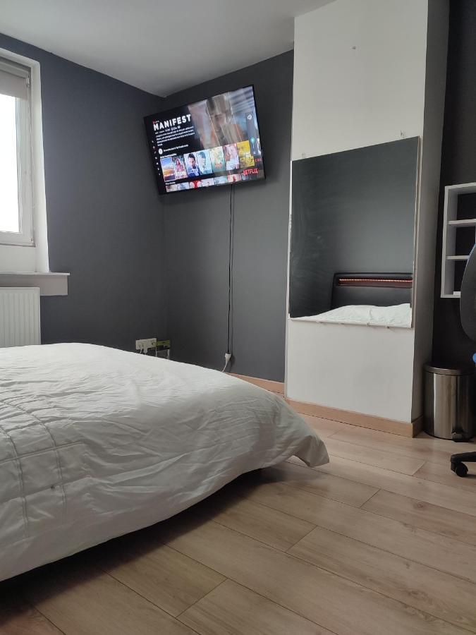 Appartement Chambre Prive Dans Une Maison Avec Terrasse Et Jardin Salles De Bain Partagees à Lille Extérieur photo
